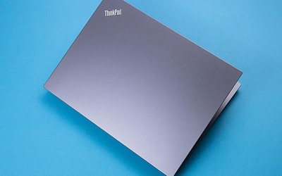 重新定位后的ThinkPad 翼490 先锋派形容得如此贴切