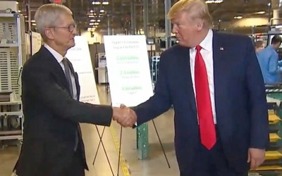 特朗普参观苹果Mac Pro工厂 库克：美国经济世界第一