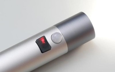小米有品上架多功能感应手电筒 双感应亮灯/应急充电