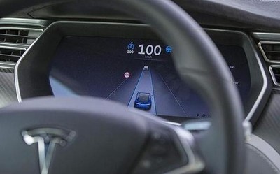 特斯拉发布最新软件更新 Autopilot功能升级 提高安全性