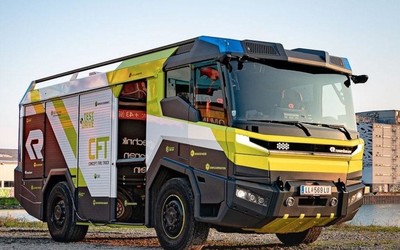 奥地利消防车制造商推出电动消防车 价值600万美元