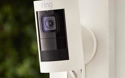 黑客入侵家用摄像头索要比特币 然而屋主切断了电源...