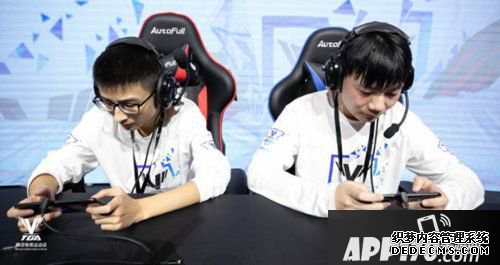多多自走棋棋皇争霸赛对子花冠军