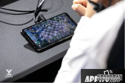 多多自走棋海南冠军之夜比拼