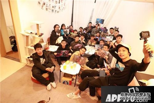 虚荣新年线下集会进行