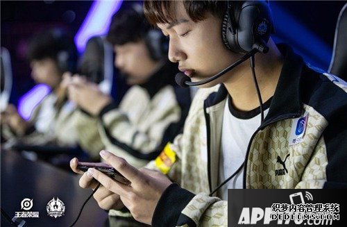 王者荣耀冬季冠军杯完美落幕 QGhappy成为五冠王