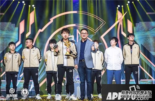 王者荣耀冬季冠军杯完美落幕 QGhappy成为五冠王