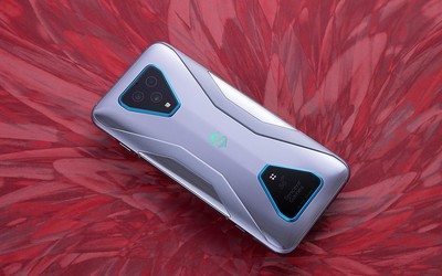 腾讯黑鲨游戏手机3 Pro开启预售 升降按键4699元起