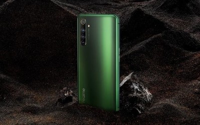 realme真我X50 Pro参数对比小米10 真香旗舰你选谁？