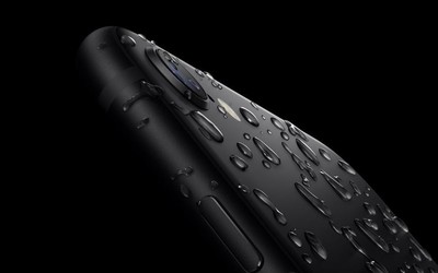 全新iPhone SE今晚8点3299元开卖 听说拼多多大降价？