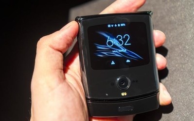 摩托罗拉Razr更新Android 10 全新外屏功能真的爱了