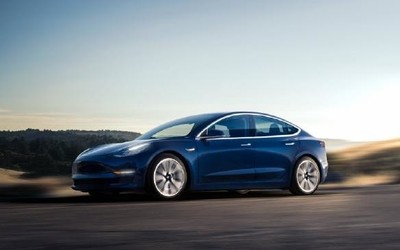 传特斯拉将下调中国长续航Model 3售价 但现在买不亏