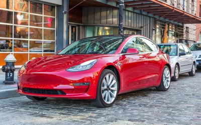 外媒:特斯拉Model 3增手机无线充电功能和USB-C端口
