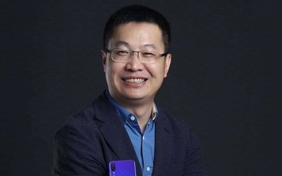 卢伟冰首谈工作“心得”：老板指哪打哪 无条件服从安排