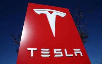 特斯拉App出故障？自己的车消失了但可操控其他车