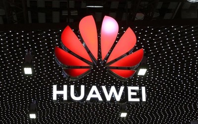 华为Mate40系列外观爆新料 前置单摄引入全新镜头